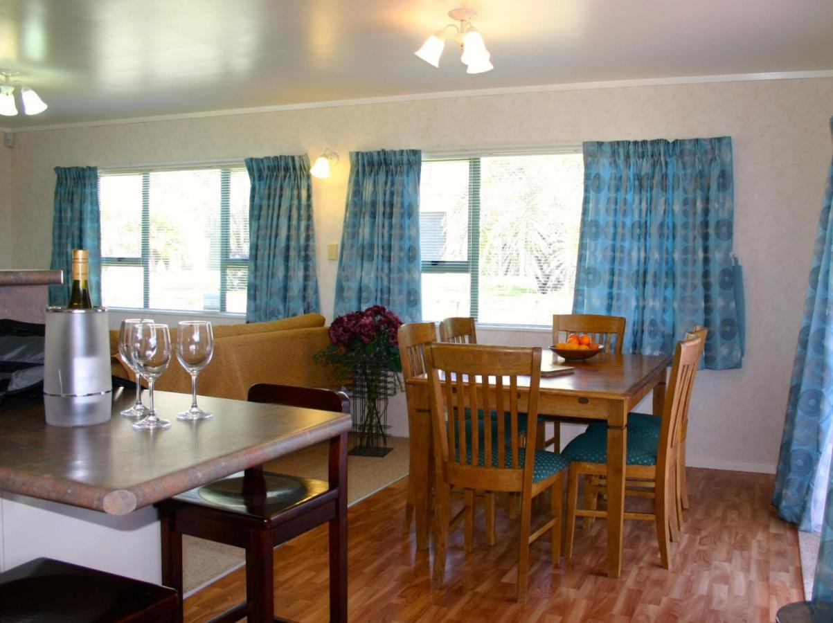 Waihi Getaway - Waihi Beach Holiday Home ภายนอก รูปภาพ
